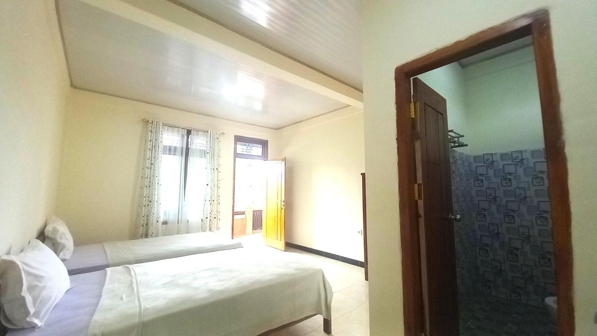 Benedict Guesthouse By Mori Hospitality Labuan Bajo Ngoại thất bức ảnh